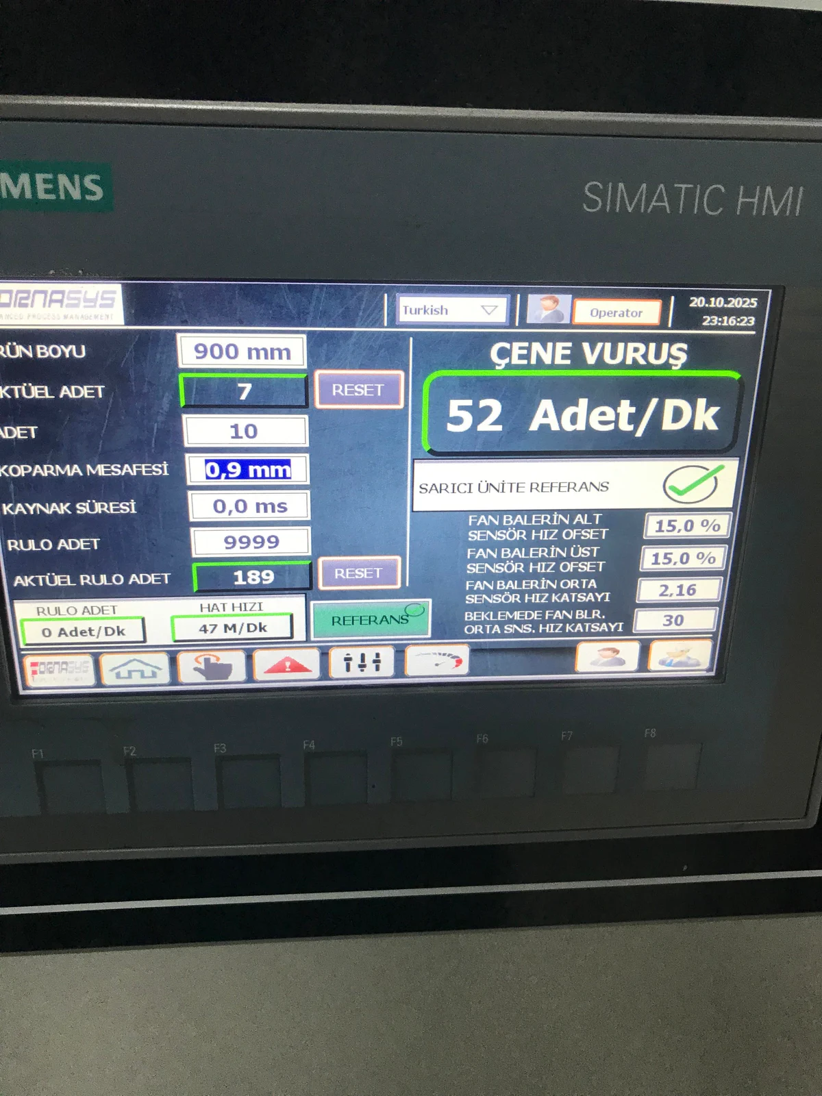 TZ Makina Almanya poşet ebatlama otomasyonunda Siemens HMI operatör ekranı